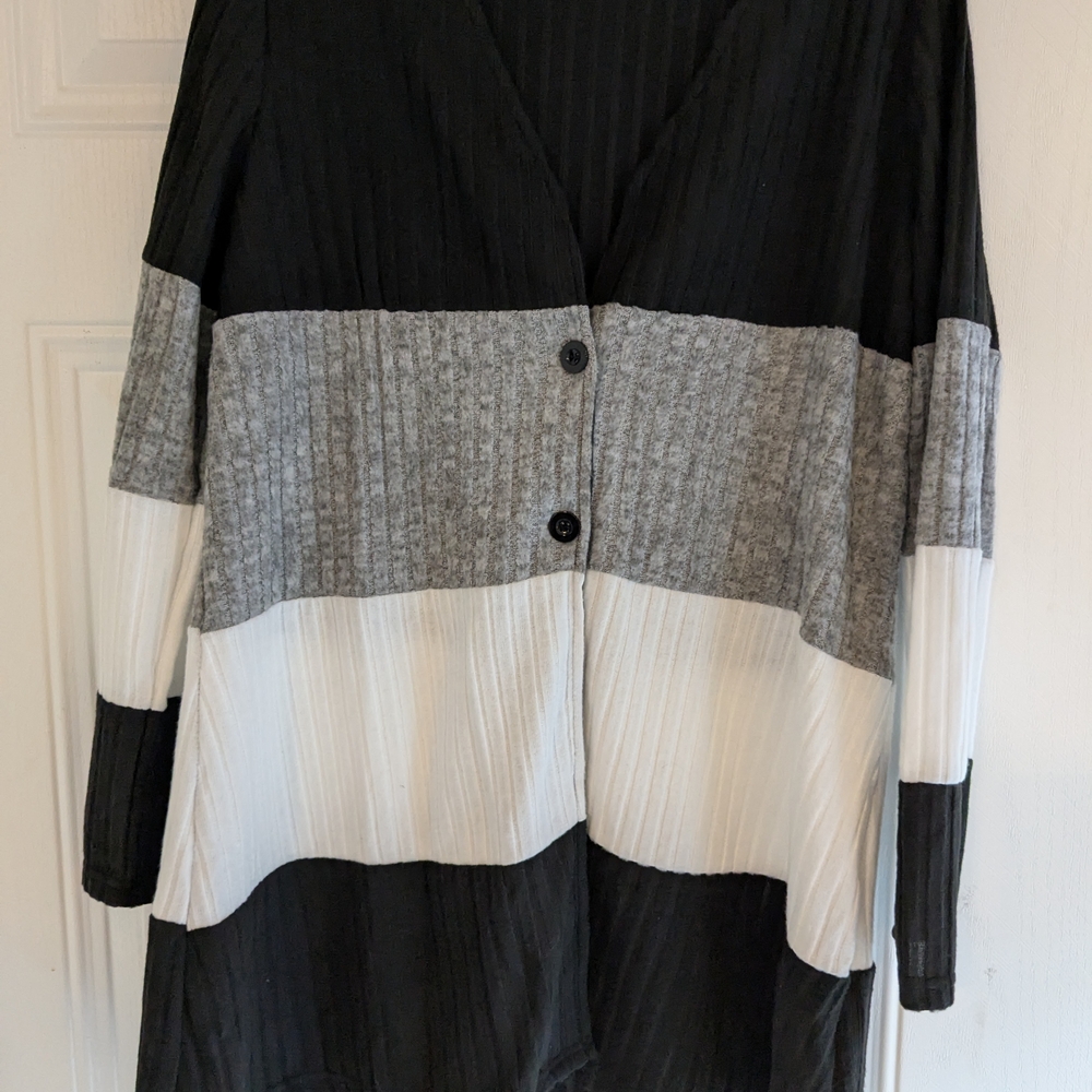 Black and Gray Cardigan Sweater with Color Block Design 21 PTP 32 length NWOT